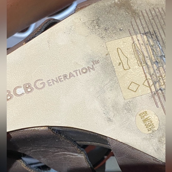 BCBG generation brown gladiator Sandals hidden 4” heel size 8.5 - Picture 5 of 11